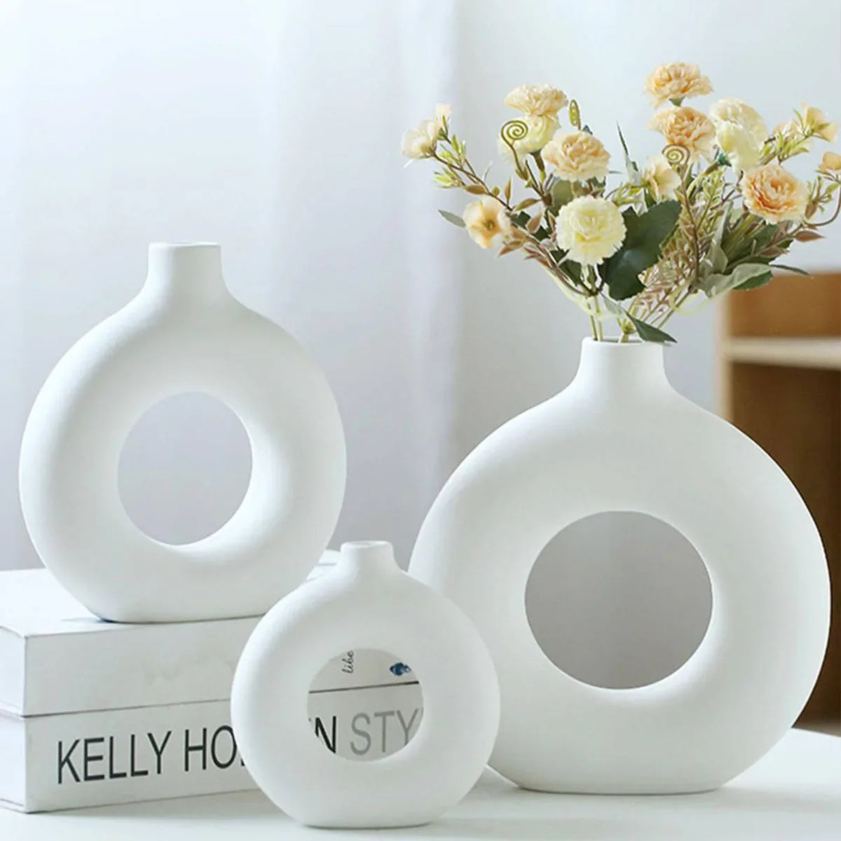1pc White Ceramic Vases For Home Decor, Modern Decor Frosted Circle Vase, Minimalist Nordic Donut Vase, Decorative