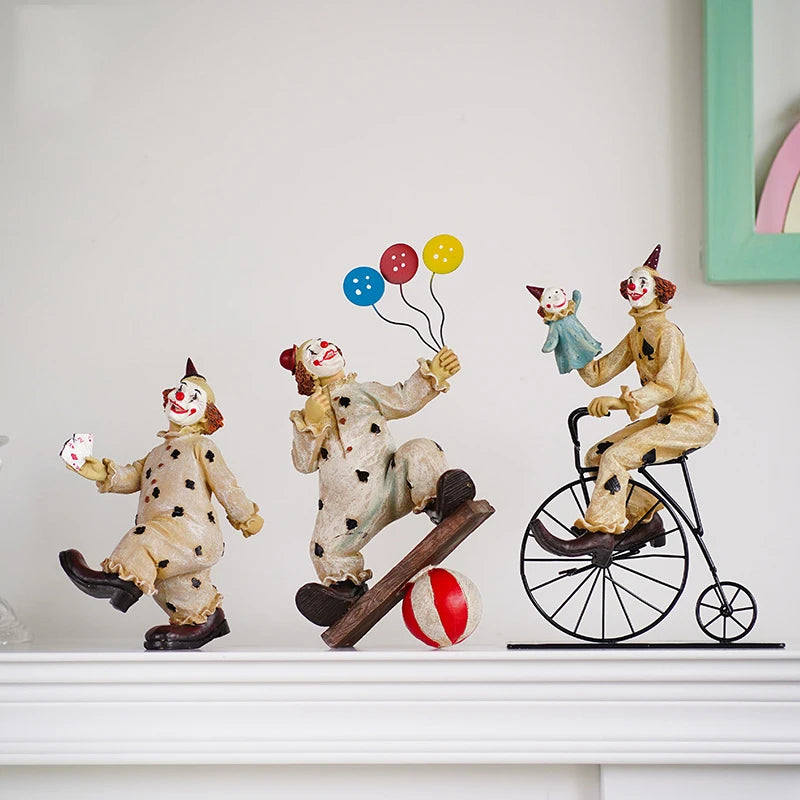 Resin Decorative Sculptures For Home Modern Statues And Figurines Living Room Decoration Desktop Table Circus Clown Ornaments