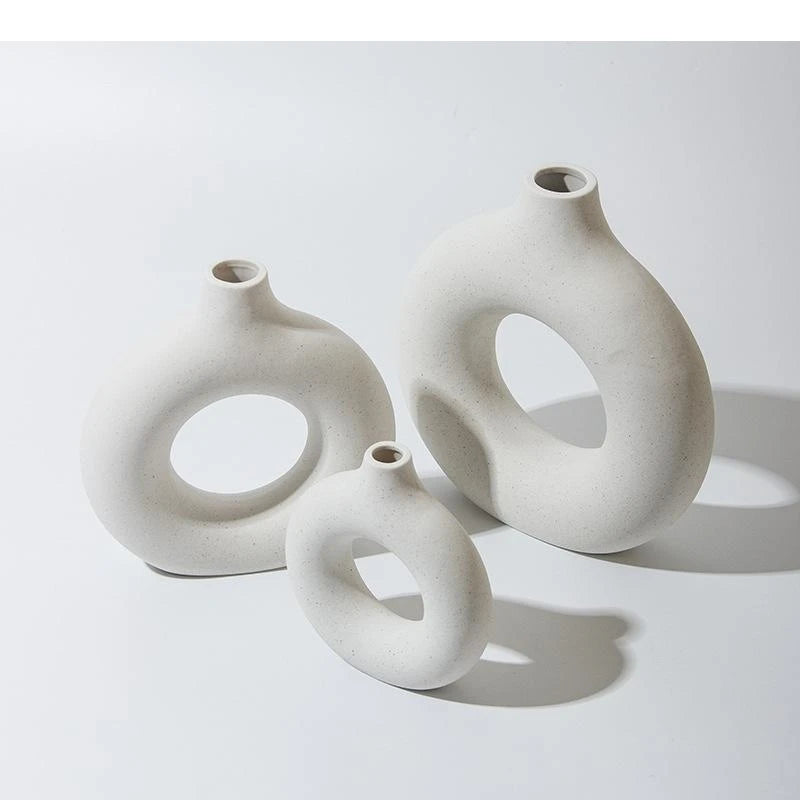 Donut Ceramic Vase Round Hollow Flower Pots Decorative Arrangement Beige/white Porcelain Vases Nordic Home Decor Modern