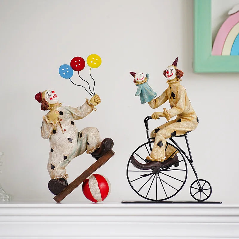 Resin Decorative Sculptures For Home Modern Statues And Figurines Living Room Decoration Desktop Table Circus Clown Ornaments